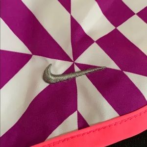 More Nike Listings Coming Soon! BUNDLE AND SAVE!